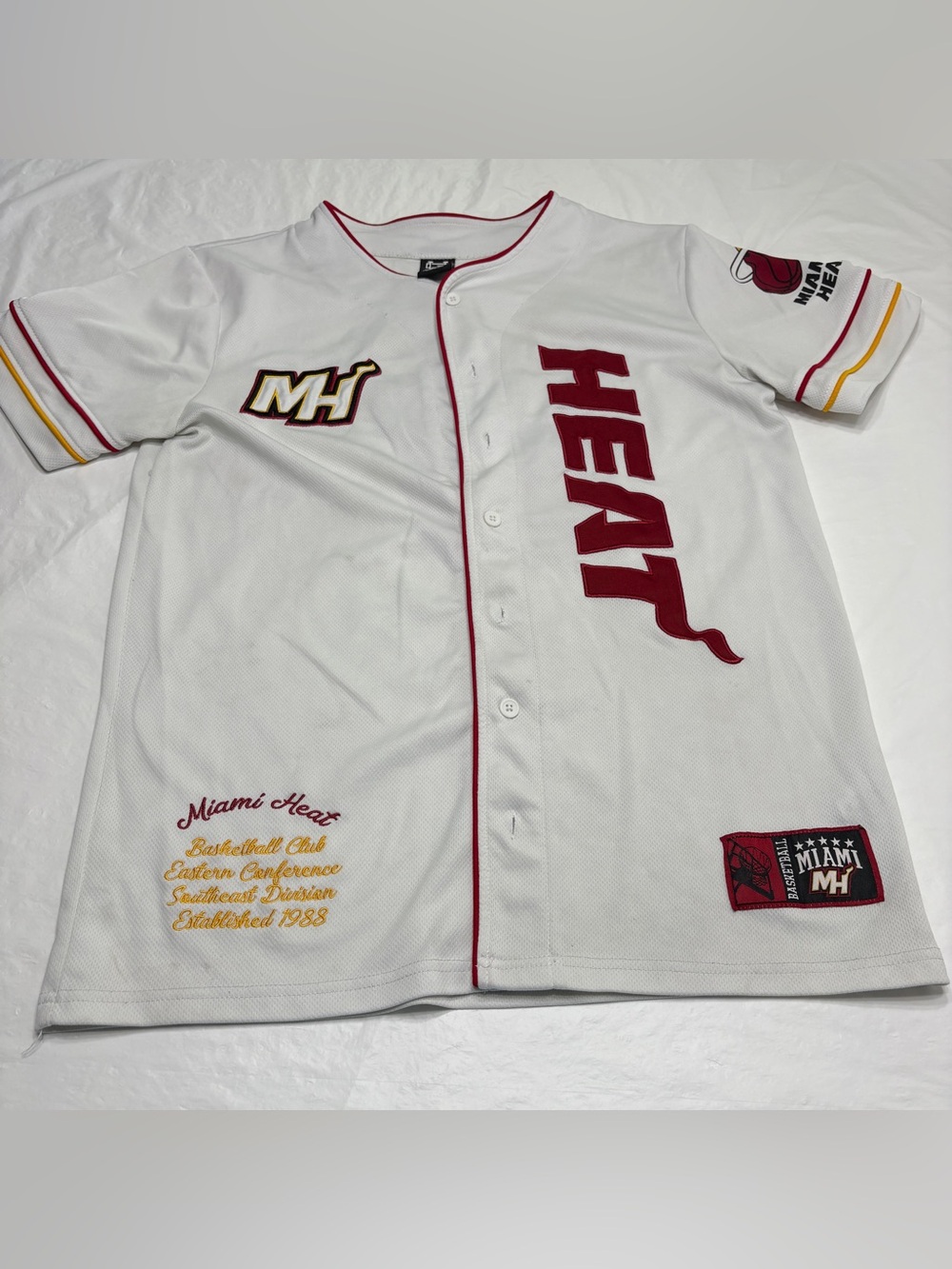 Ultra Game Miami Heat Basketball Jersey Men’s Medium Stained